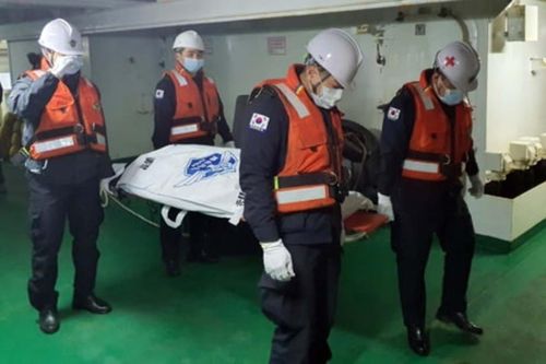 Tìm thấy thi thể 2 người Việt trong vụ cháy tàu Hàn Quốc