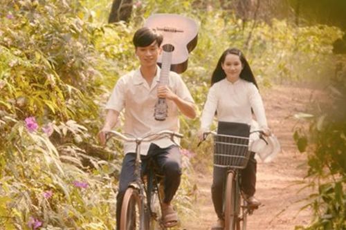 'Có chàng trai viết lên cây' gây xúc động trong phim 'Mắt biếc'
