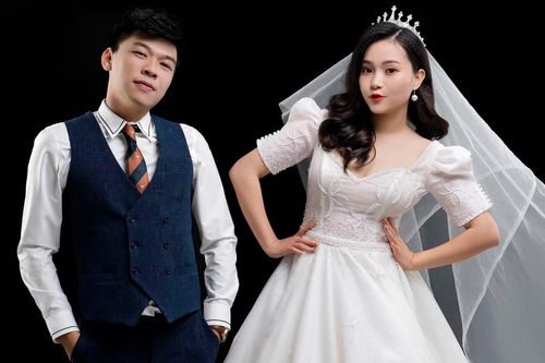 Diễn viên hài Trung Ruồi đăng ảnh cưới với nghệ sĩ múa