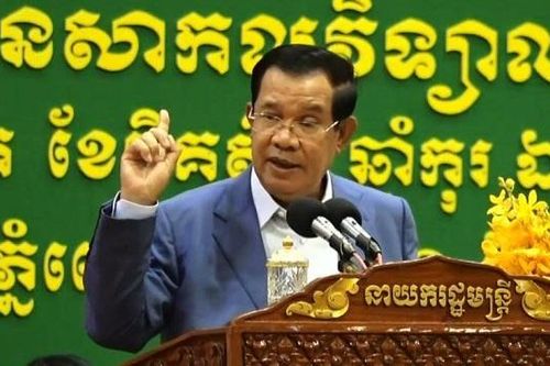Thủ tướng Hun Sen bênh vực cầu thủ gốc Việt sút trượt penalty