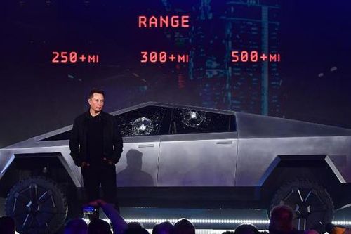 Mẹ Elon Musk chia sẻ ảnh con trai tỷ phú sửa xe khi còn trẻ