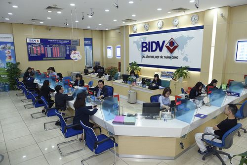 Tiểu thương kinh doanh ở chợ, cần biết gì khi vay vốn ngân hàng?