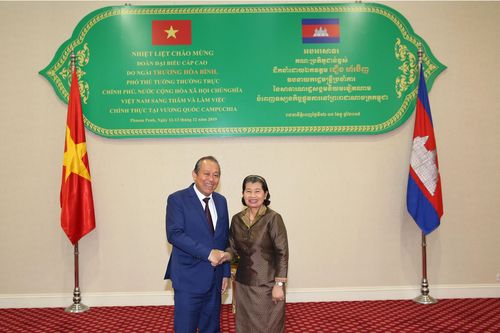 Phó Thủ tướng Thường trực hội đàm với Phó Thủ tướng Campuchia Men Sam An