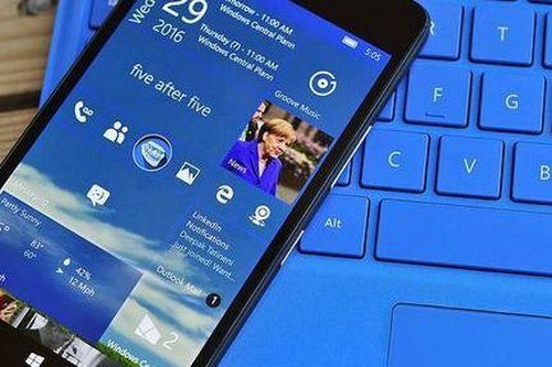 Microsoft kết thúc thời kỳ 'sống mà như chết' của Windows 10 Mobile