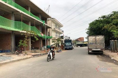 Cuối năm, người người vác bao tải tiền lao vào cơn sốt đất