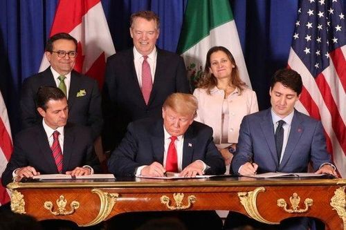 'Át chủ bài' mới của ông Trump trong chiến dịch tranh cử