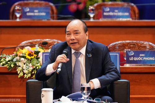 Hình ảnh Thủ tướng đối thoại với thanh niên