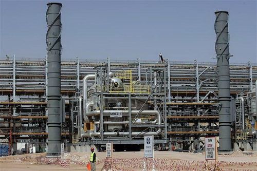 Dự trữ dầu toàn cầu có thể tăng mạnh bất chấp thỏa thuận của OPEC+