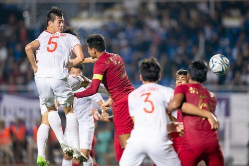 Cay cú, CĐV Indonesia yêu cầu U22 Việt Nam kiểm tra… doping