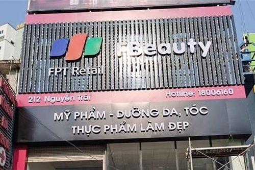 FPT Retail thử nghiệm bán mỹ phẩm