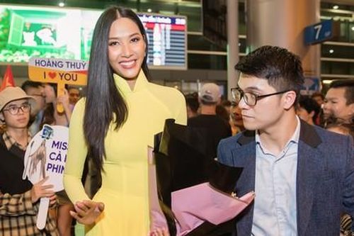 Á hậu Hoàng Thùy trở về nước sau kì thi Miss Universe tại Mỹ