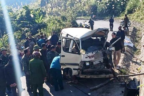 Xe chở đoàn thiện nguyện đâm vách núi: Thêm 1 người thiệt mạng