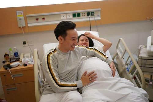 Vợ MC Thành Trung sinh đôi con trai