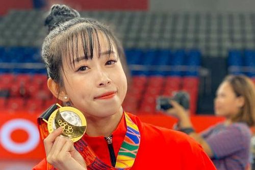 Vừa ôn tập học kỳ vừa thi đấu SEA Games, Châu Tuyết Vân đoạt HCV