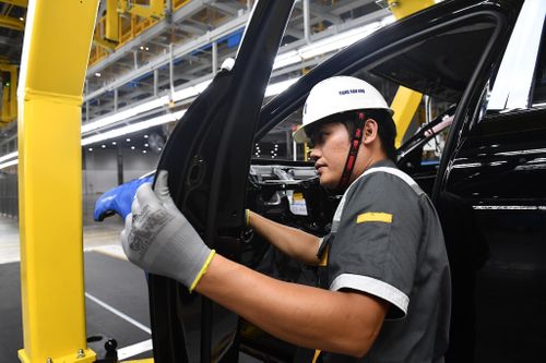 Thu nhập người Việt tăng sau khi rà soát GDP