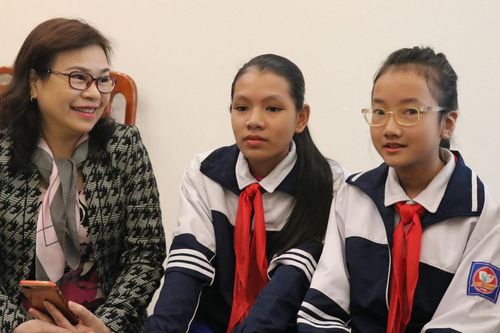 Hai học sinh lớp 6 trả lại ví có 20 triệu cho người đánh rơi