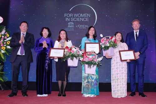 Vinh danh 3 nhà khoa học trẻ xuất sắc trong lĩnh vực Khoa học Vật liệu và Khoa học Đời sống