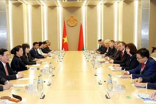 Chủ tịch Quốc hội hội đàm với lãnh đạo Thượng viện, Hạ viện Belarus