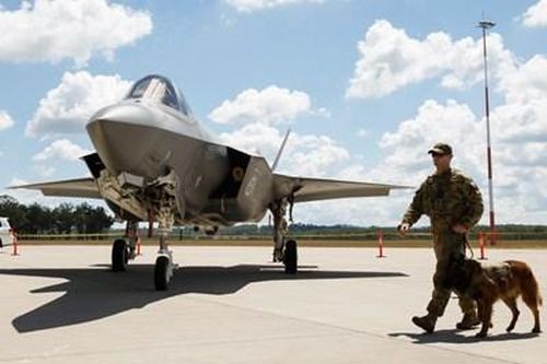Australia tiếp tục đặt mua tiêm kích F-35
