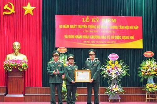 Bộ môn-Trung tâm Nội Hô hấp, Bệnh viện Quân y 103 đón nhận Huân chương Bảo vệ Tổ quốc hạng Nhì