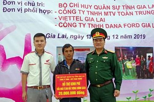 Hơn 160 triệu đồng được trao tặng cho người nghèo tỉnh Gia Lai