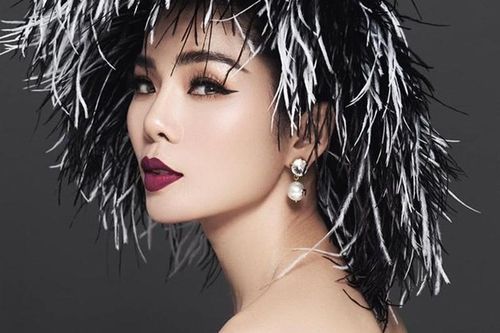 Lệ Quyên mời U22 Việt Nam đến xem liveshow 30 tỷ: Mời thật hay PR?