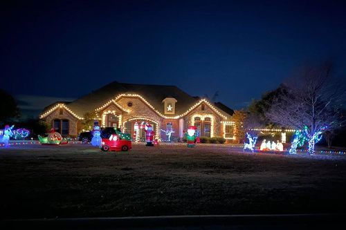 Hồng Ngọc tự tay trang hoàng biệt thự 1.000m2 ngày Noel