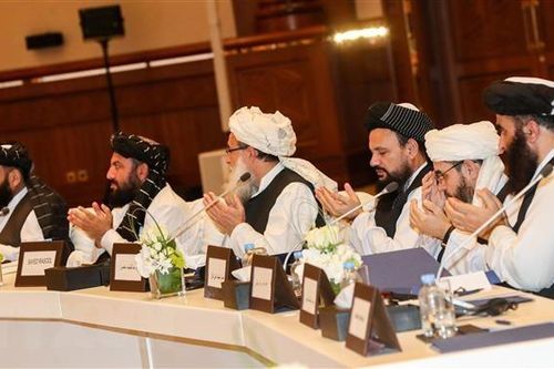 Sau vụ tấn công căn cứ quân sự, Mỹ tạm dừng đàm phán với Taliban