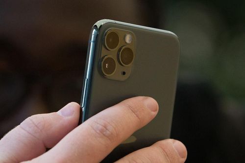 Apple muốn gì sau thương vụ thâu tóm một startup của Anh?