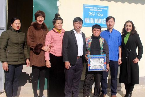 Niềm vui trong những ngôi nhà 'Ðại đoàn kết'
