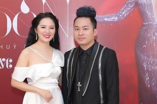 Đi thu âm với nữ ca sĩ Thùy Dung tới 2h sáng, Tùng Dương bị vợ nói gì?