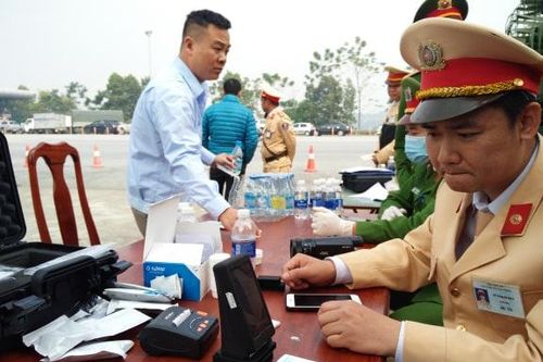 Cục Cảnh sát giao thông sử dụng máy thử ma túy mới đối với các tài xế