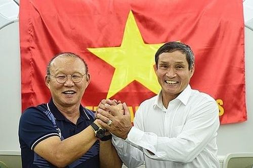 Mối thâm tình đặc biệt của hai 'thuyền trưởng' cùng đem vinh quang về cho bóng đá Việt