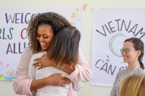 Bà Obama nói Greta Thunberg 'giống những cô gái tôi gặp ở Việt Nam'