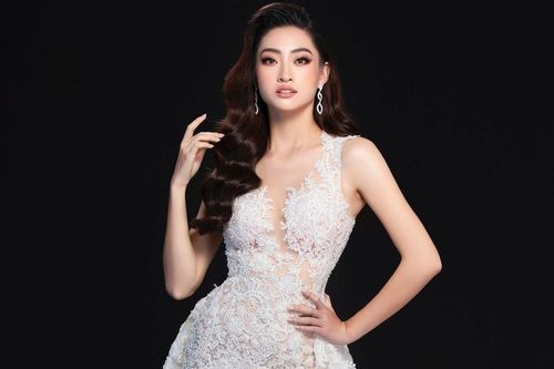 Lương Thùy Linh mặc váy xẻ cao khoe chân 1,22 m ở chung kết Miss World
