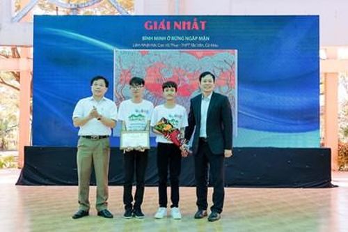 Trao giải Cuộc thi vẽ tranh 'Rừng ngập mặn bảo vệ cuộc sống, giảm thiểu tác động của biến đổi khí hậu'
