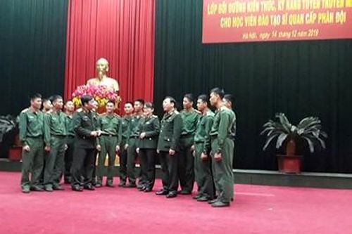 Bồi dưỡng kiến thức, kỹ năng tuyên truyền miệng cho cán bộ, giảng viên, học viên