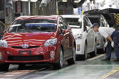 Triệu hồi hàng loạt xe Toyota Corolla, Prius và C-HR dính lỗi