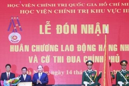 Thủ tướng dự Lễ kỷ niệm 70 năm truyền thống Học viện Chính trị khu vực III