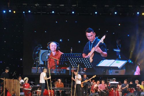 Sôi động lễ hội âm nhạc 'Hò dô' lần đầu ở TP.HCM