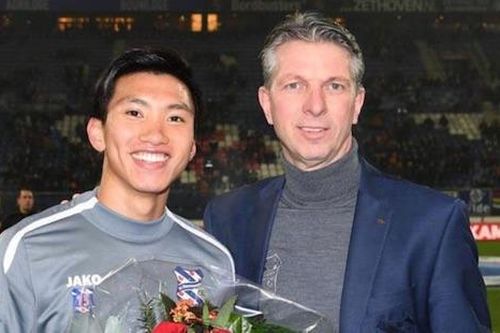Văn Hậu được vinh danh ở CLB Heerenveen