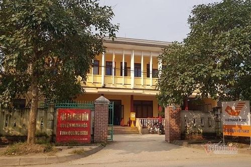 Chánh án 'mây mưa' với nữ kế toán phải nhường ghế chủ tọa xử vụ hiếp dâm