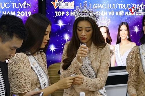 Hoa hậu Khánh Vân nén đau dạ dày giao lưu cùng độc giả VietNamNet