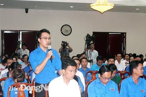 Lãnh đạo tỉnh đối thoại với đoàn viên, thanh niên
