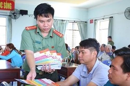 Tuyên truyền thủ đoạn giả danh Công an lừa đảo cho hơn 200 người dân
