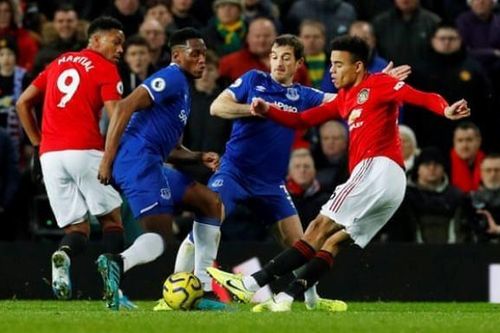 Man United hòa thất vọng, Tottenham thắng nghẹt thở