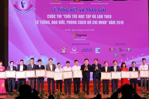 Trao giải cuộc thi 'Học tập và làm theo tư tưởng, đạo đức, phong cách Hồ Chí Minh'