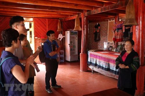 Từ bức tranh văn hóa đa sắc đến các loại hình du lịch Lào Cai