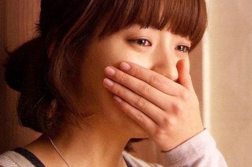 Tò mò đẩy cửa vào xem phòng làm việc của chồng sắp cưới, tôi lập tức bị choáng nặng tới mức suýt ngất tại chỗ