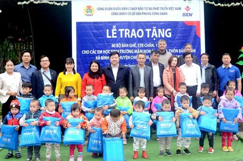 Công đoàn BIDV thực hiện an sinh xã hội tại Chiêm Hóa